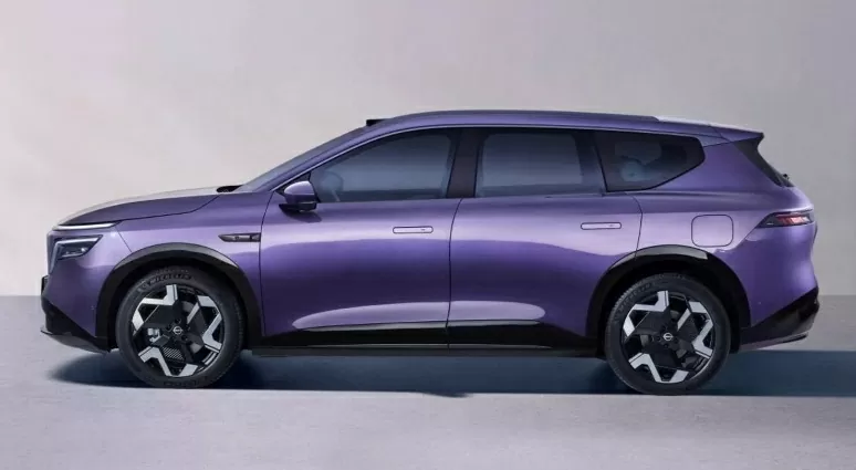 Xe dài 4.870 mm, rộng 1.920 mm, cao 1.680 mm và trục cơ sở 2.917 mm.