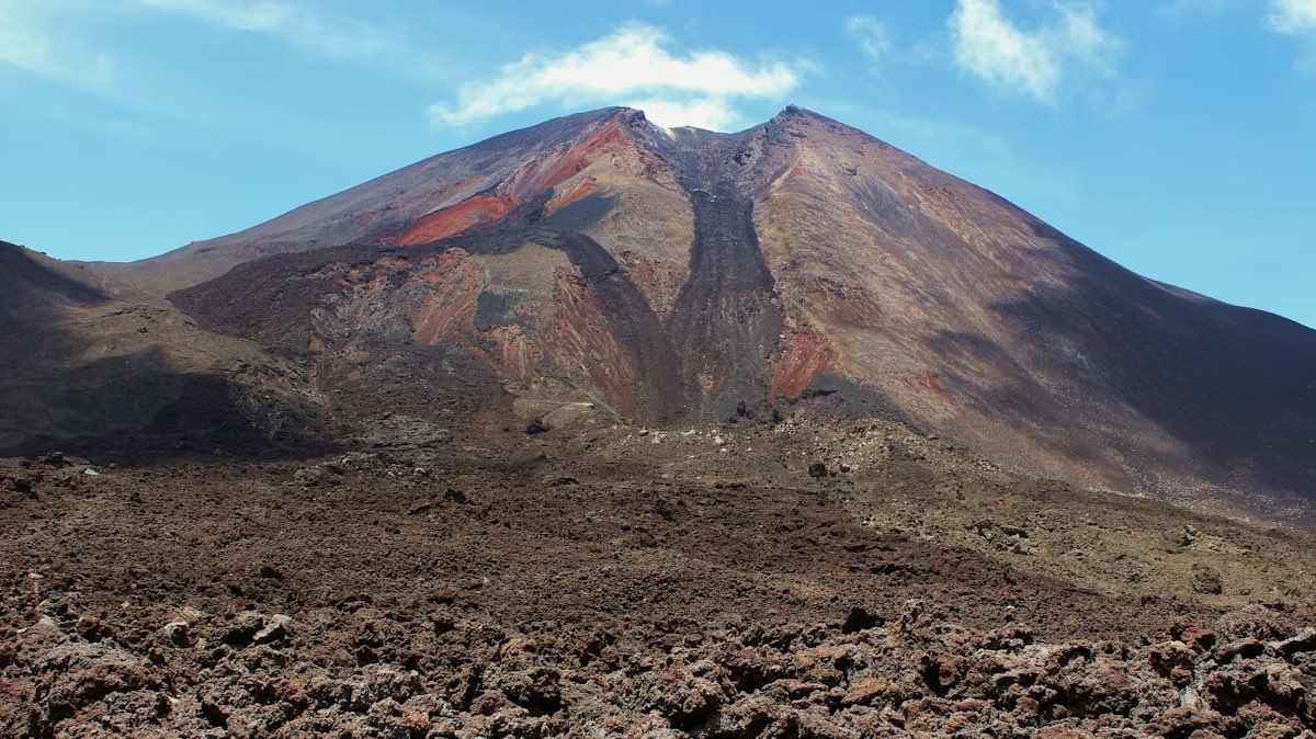Hơn 120 núi lửa hoạt động tại Indonesia, 15 triệu người sống trong khu vực nguy hiểm