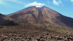 Hơn 120 núi lửa hoạt động tại Indonesia, 15 triệu người sống trong khu vực nguy hiểm