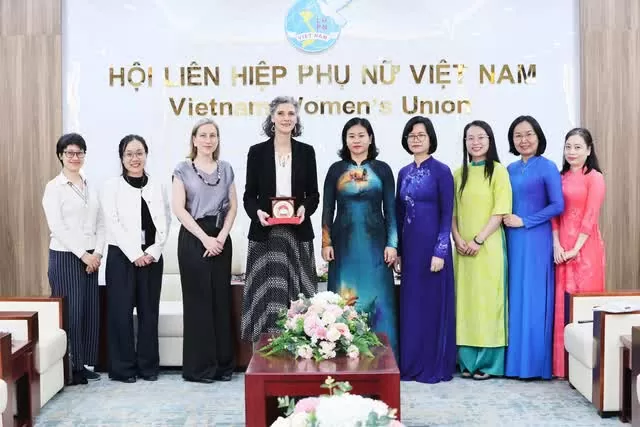 UNDP sẵn sàng hỗ trợ Hội Liên hiệp Phụ nữ Việt Nam trong các hoạt động liên quan đến các dự án tập trung vào nâng cao quyền năng kinh tế, khởi nghiệp, tiếp cận tài chính cho phụ nữ, xây dựng chính sách và bình đẳng giới. (Nguồn: LHPNVN) UNDP sẵn sàng hỗ trợ Hội Liên hiệp Phụ nữ Việt Nam trong các hoạt động liên quan đến các dự án tập trung vào nâng cao quyền năng kinh tế, khởi nghiệp, tiếp cận tài chính cho phụ nữ, xây dựng chính sách và bình đẳng giới. (Nguồn: LHPNVN)