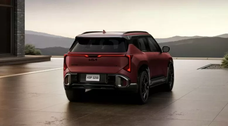 Phần đuôi xe mang phong cách trẻ trung và đậm chất tương lai. 