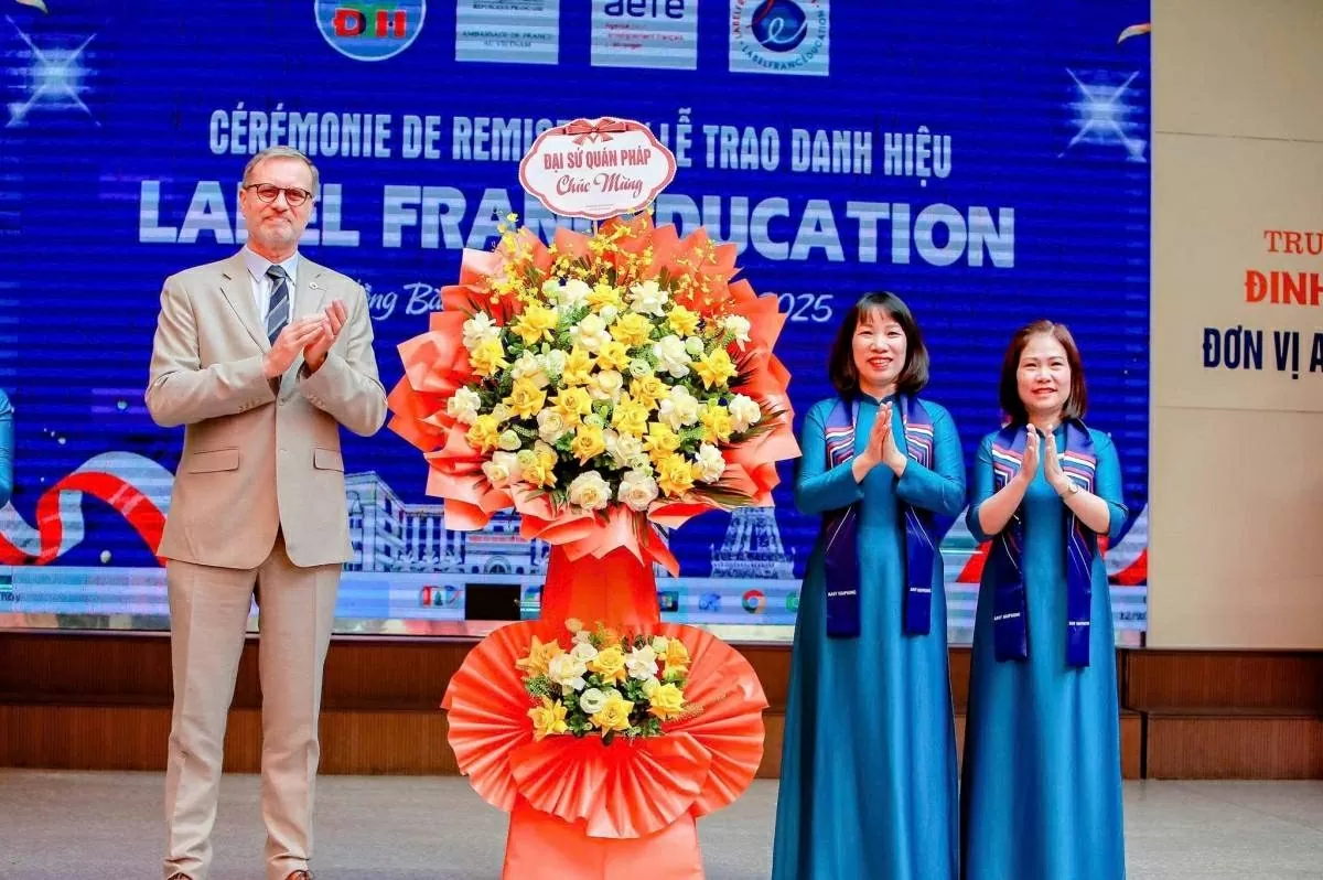 Trường Tiểu học Đinh Tiên Hoàng (Hải Phòng) đón nhận danh hiệu Label FrancÉducation: Mở cánh cửa mới cho học sinh trong thời đại mới Trường Tiểu học Đinh Tiên Hoàng (Hải Phòng) đón nhận danh hiệu Label FrancÉducation: Mở cánh cửa mới cho học sinh trong thời đại mới