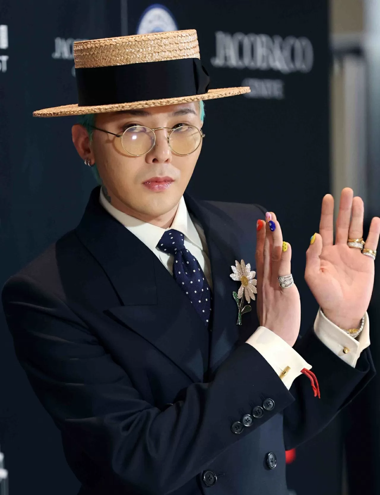 Kính mắt - Tuyên ngôn thời trang của sao Hàn Kính mắt - 'Tuyên ngôn' thời trang của sao Hàn