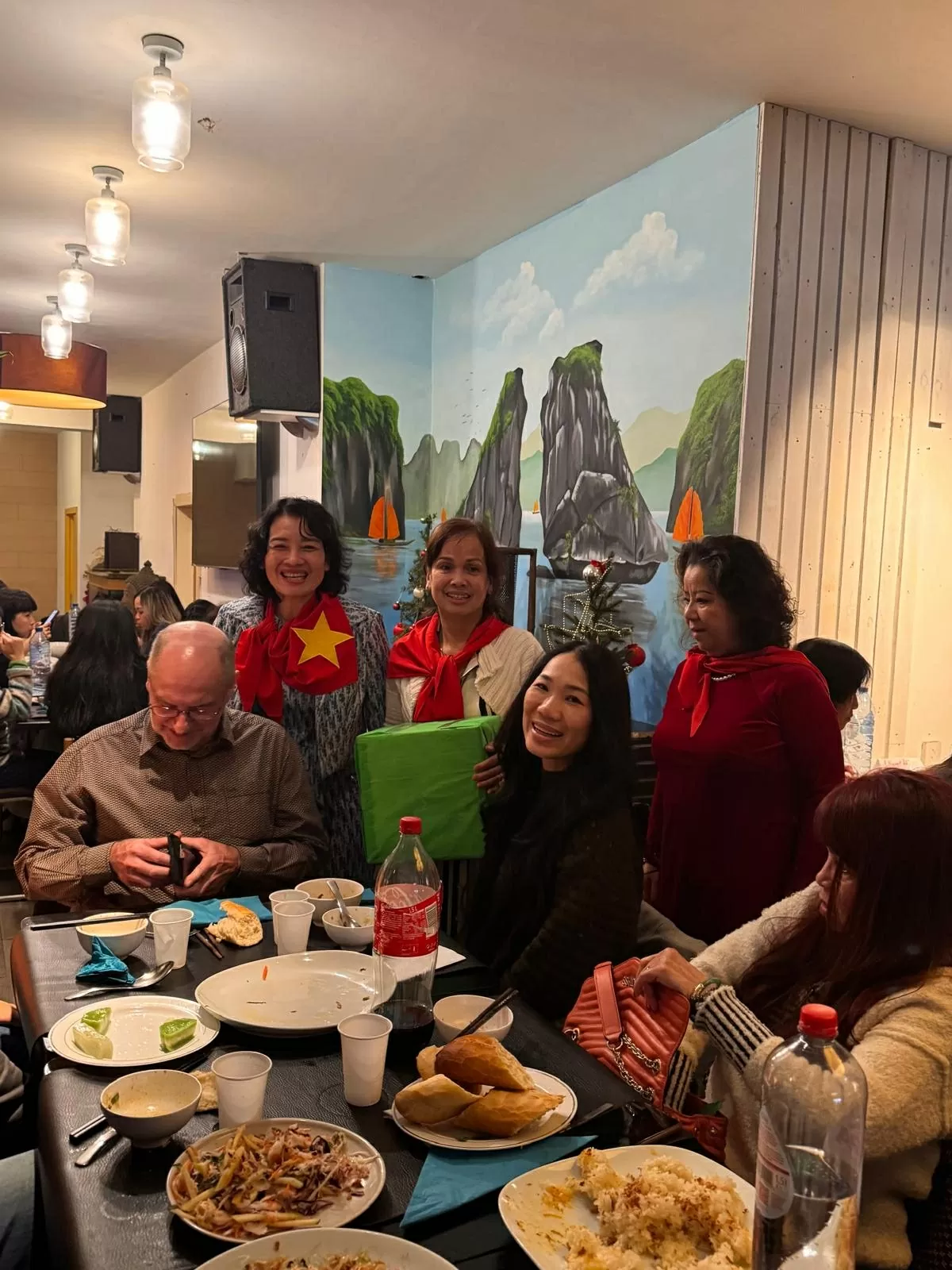 Bữa ăn thiện nguyện của Hội Phụ nữ Việt Nam tại Bỉ. (Ảnh NVCC) Bữa ăn thiện nguyện của Hội Phụ nữ Việt Nam tại Bỉ. (Ảnh NVCC)