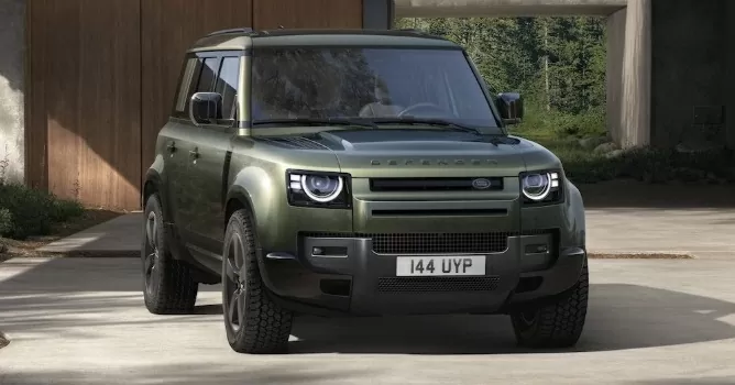 Land Rover Việt Nam vừa xác nhận rằng Defender facelift sẽ chính thức ra mắt vào ngày 20/12. Land Rover Việt Nam vừa xác nhận rằng Defender facelift sẽ chính thức ra mắt vào ngày 20/12.