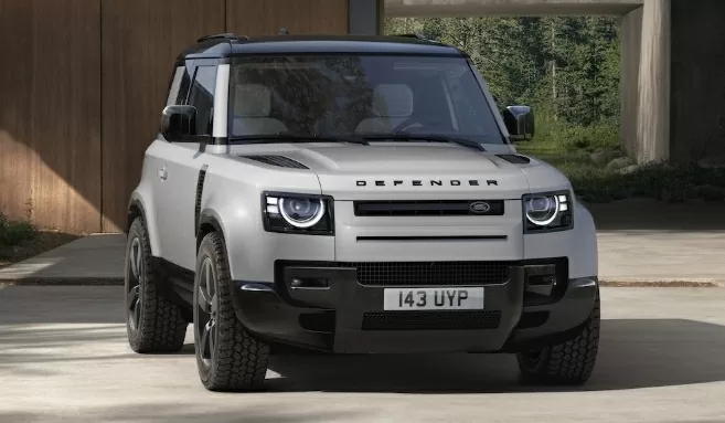 Thiết kế tổng thể của Defender facelift vẫn giữ kiểu dáng vuông vức quen thuộc. Thiết kế tổng thể của Defender facelift vẫn giữ kiểu dáng vuông vức quen thuộc.