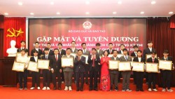 Bộ Giáo dục và Đào tạo gặp mặt, vinh danh học sinh đoạt giải Olympic và Khoa học kỹ thuật quốc tế năm 2025