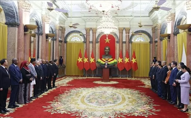Chủ tịch nước Lương Cường tiếp đại sứ các nước trình Quốc thư
