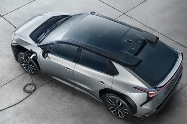 Toyota bZ4X ra mắt thị trường Đông Nam Á, giá từ 1,2 tỷ đồng