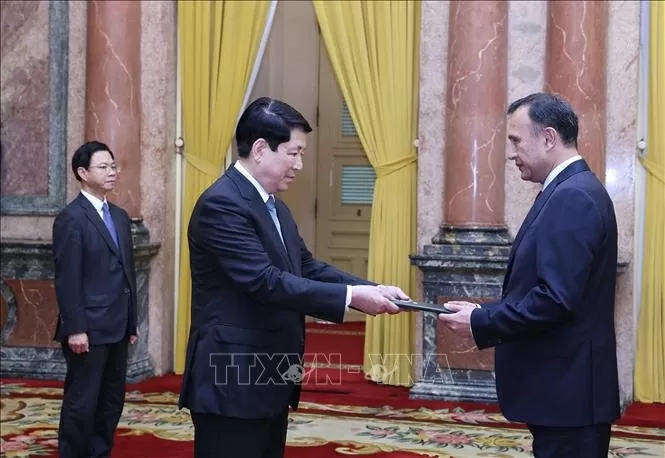 Chủ tịch nước Lương Cường tiếp đại sứ các nước trình Quốc thư