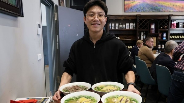 Introducing Vietnamese Pho to German friends