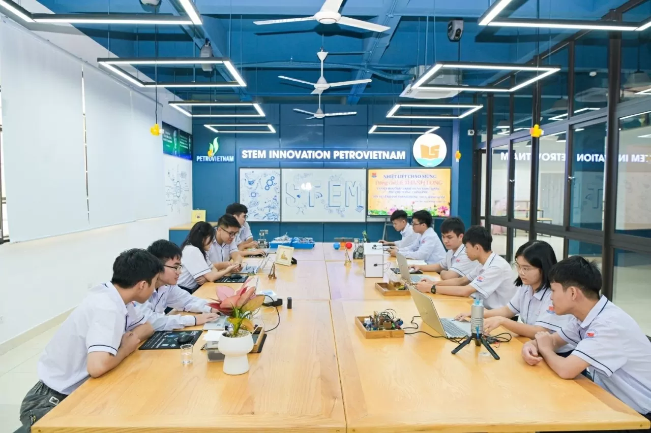 hu cầu nhân lực khoa học - công nghệ, trí tuệ nhân tạo, khoa học dữ liệu, an ninh mạng, công nghệ năng lượng sạch... trở nên cấp thiết trước yêu cầu phát triển của quốc gia