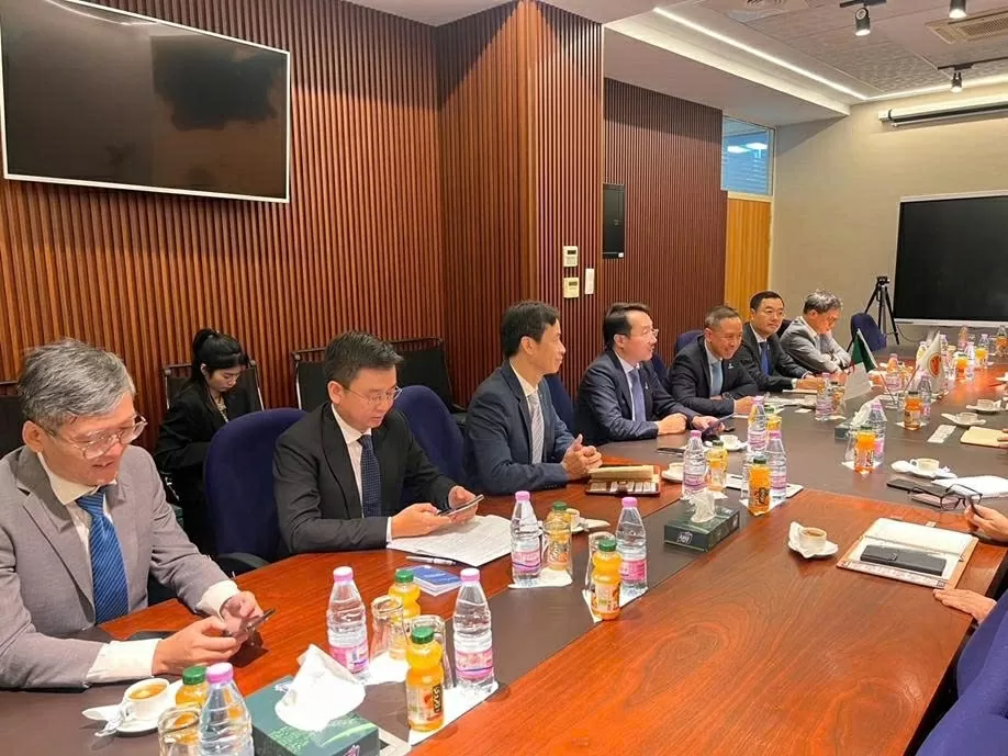 Các bên trao đổi trên tinh thần hợp tác và hiểu biết lẫn nhau.