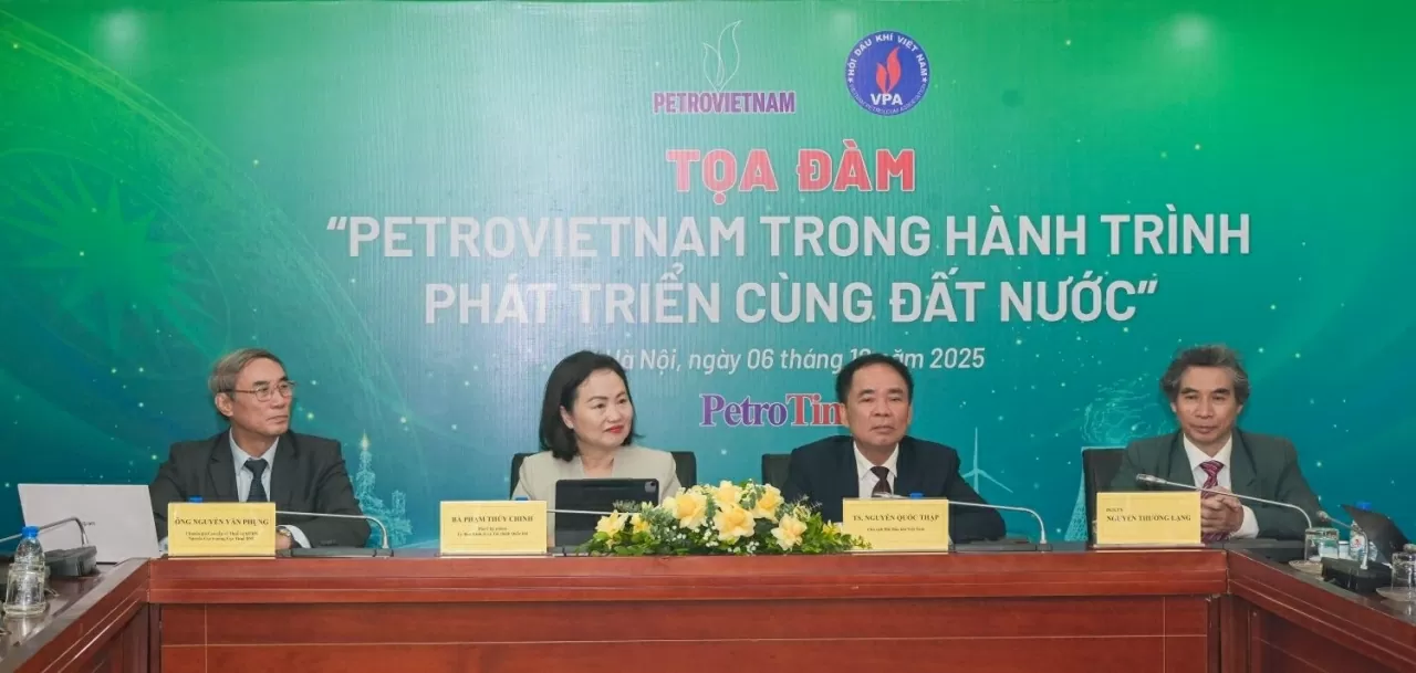 Các chuyên gia, nhà quản lý, khách mời tham dự Tọa đàm Các chuyên gia, nhà quản lý, khách mời tham dự Tọa đàm