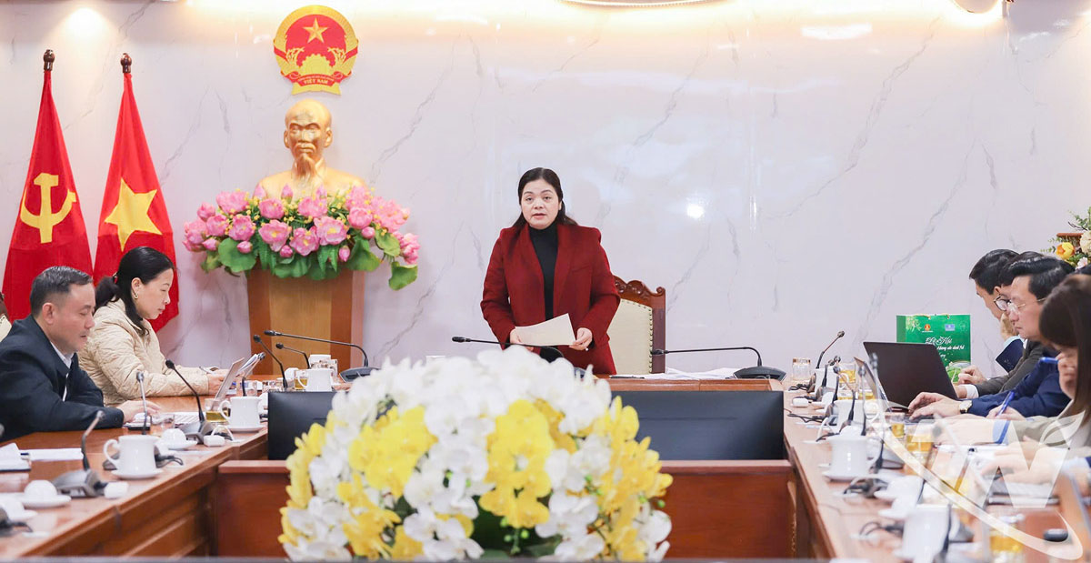 Chuẩn bị chu đáo cho Lễ hội Thái Nguyên - Hương sắc danh trà Đồng chí Nguyễn Thị Loan, Phó Chủ tịch UBND tỉnh, chủ trì cuộc họp