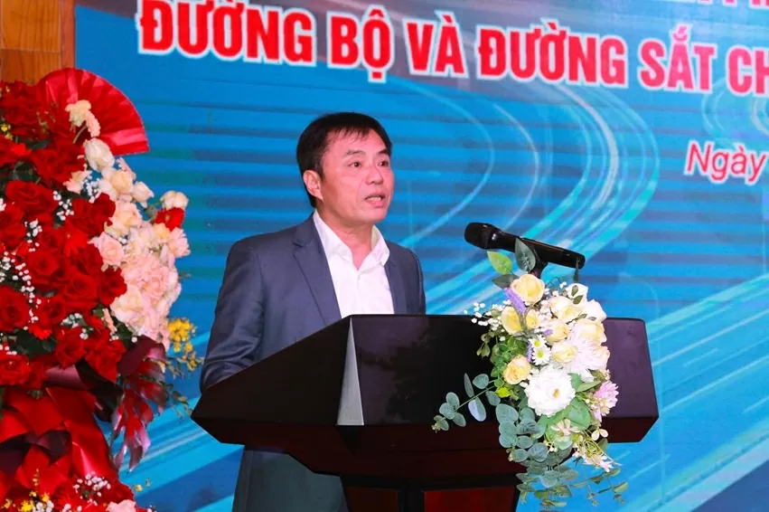 Nâng cao công tác đảm bảo trật tự an toàn giao thông lĩnh vực đường bộ và đường sắt Nâng cao công tác đảm bảo trật tự an toàn giao thông lĩnh vực đường bộ và đường sắt