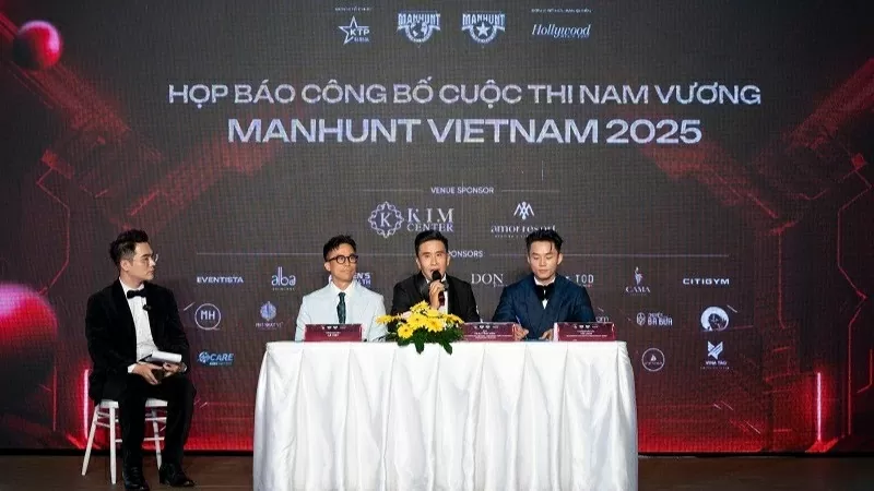 Đạo diễn Lê Việt tiết lộ áp lực khi dàn dựng cuộc thi nam vương Manhunt Vietnam 2025 Đạo diễn Lê Việt tiết lộ áp lực khi dàn dựng cuộc thi nam vương Manhunt Vietnam 2025