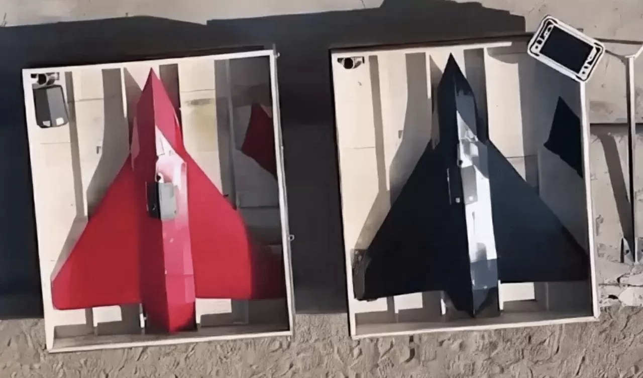 Iran công bố mẫu UAV tấn công tốc độ cao, tàng hình, tăng khả năng xuyên thủng phòng không Iran công bố mẫu UAV tấn công tốc độ cao, tàng hình, tăng khả năng xuyên thủng phòng không