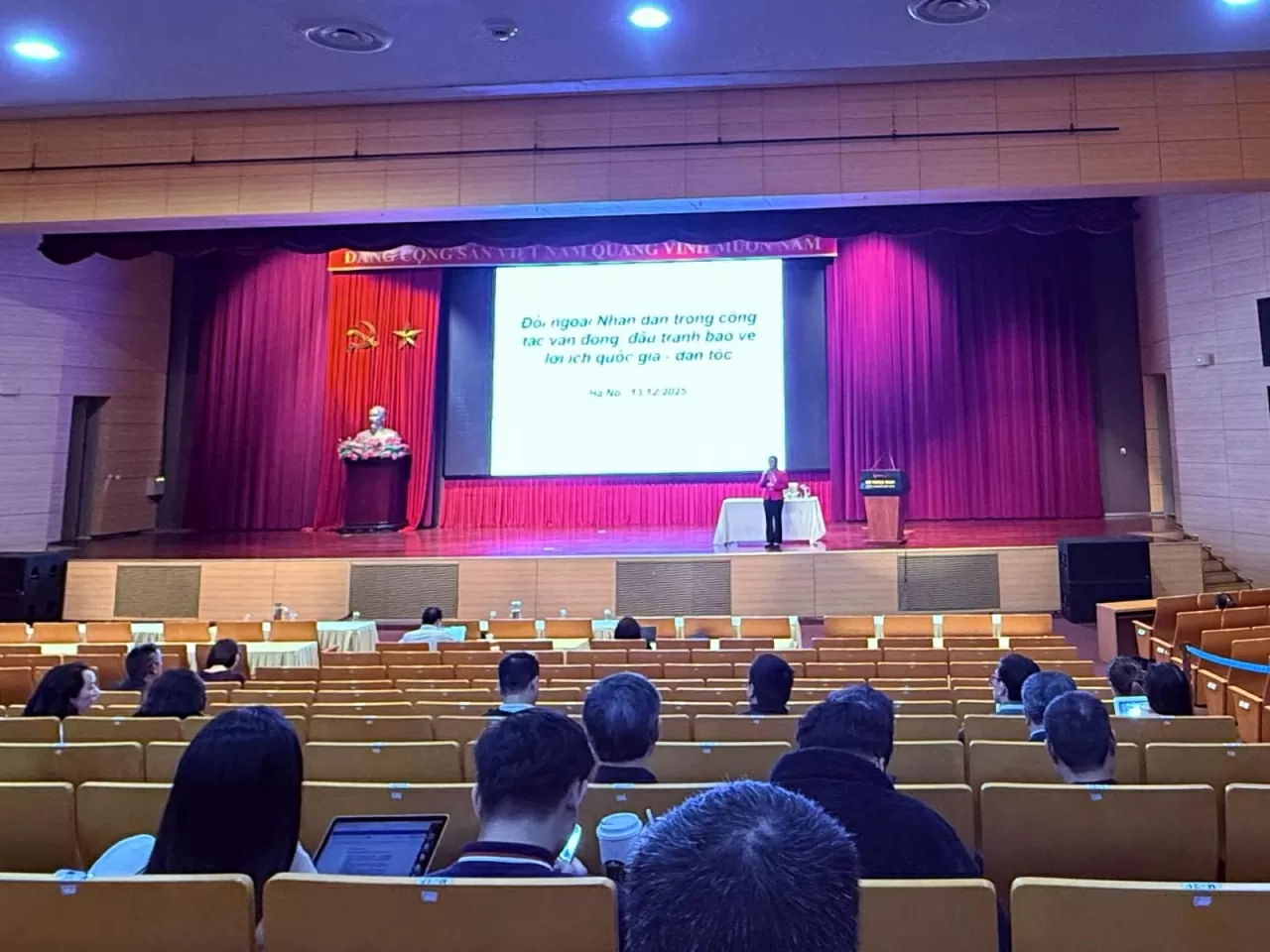 Đồng chí Nguyễn Phương Nga, nguyên Chủ tịch Liên hiệp các tổ chức hữu nghị Việt Nam, nguyên Thứ trưởng Bộ Ngoại giao, Đại sứ, nguyên Trưởng Phái đoàn Việt Nam tại Liên hợp quốc chia sẻ kinh nghiệm về làm đối ngoại nhân dân. (Ảnh: TC) Đồng chí Nguyễn Phương Nga, nguyên Chủ tịch Liên hiệp các tổ chức hữu nghị Việt Nam, nguyên Thứ trưởng Bộ Ngoại giao, Đại sứ, nguyên Trưởng Phái đoàn Việt Nam tại Liên hợp quốc chia sẻ kinh nghiệm về làm đối ngoại nhân dân. (Ảnh: TC)