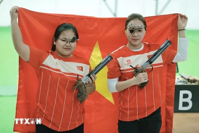 Xạ thủ Trịnh Thu Vinh lập cú đúp huy chương vàng, phá kỷ lục SEA Games