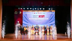 Gần 100 tiết mục tham dự Chung kết toàn quốc cuộc thi nghệ thuật 'Cùng Đức Việt & O'Food thắp sáng những Ngôi sao buổi sớm'