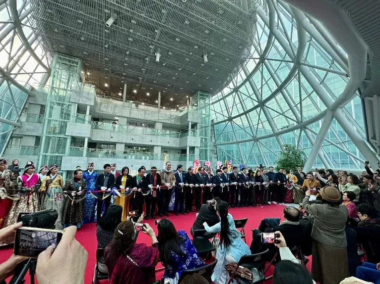 Nghệ thuật ánh sáng – Nhịp cầu mới trong ngoại giao văn hóa Việt Nam-Hàn Quốc Nghệ thuật ánh sáng – Nhịp cầu mới trong ngoại giao văn hóa Việt Nam-Hàn Quốc