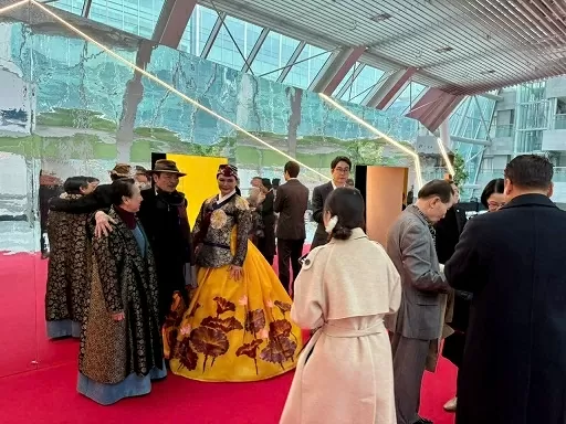 Nghệ thuật ánh sáng – Nhịp cầu mới trong ngoại giao văn hóa Việt Nam-Hàn Quốc Nghệ thuật ánh sáng – Nhịp cầu mới trong ngoại giao văn hóa Việt Nam-Hàn Quốc