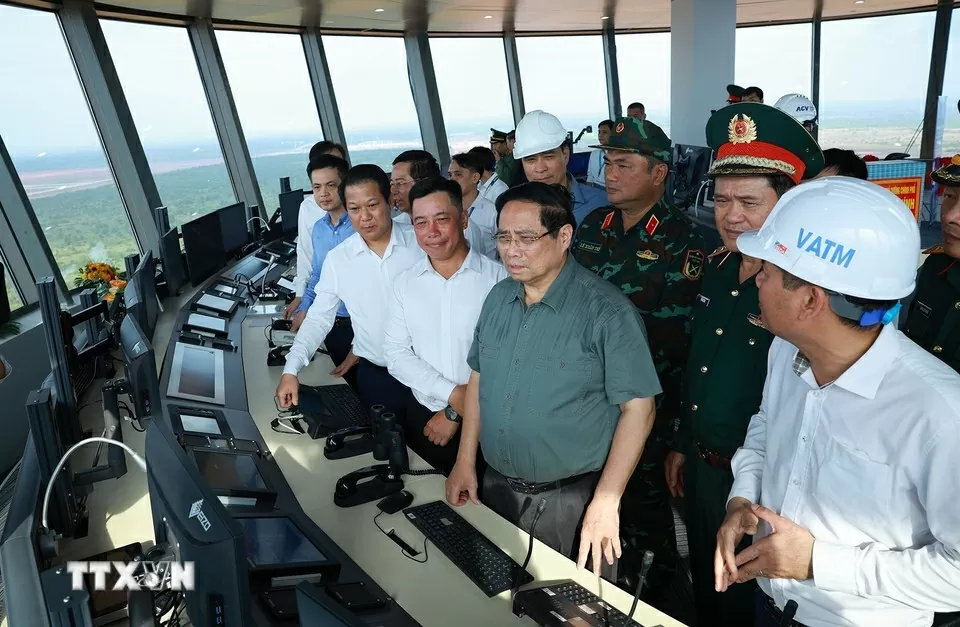 hủ tướng Phạm Minh Chính kiểm tra, thị sát Dự án cảng hàng không quốc tế Long Thành từ Đài kiếm soát không lưu. (Ảnh: Dương Giang/TTXVN) hủ tướng Phạm Minh Chính kiểm tra, thị sát Dự án cảng hàng không quốc tế Long Thành từ Đài kiếm soát không lưu. (Ảnh: Dương Giang/TTXVN)