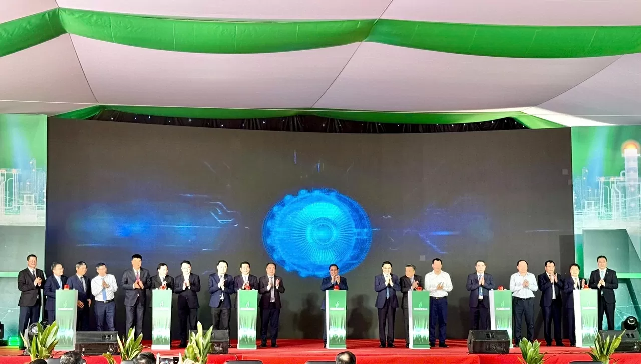 Khánh thành Nhà máy điện Nhơn Trạch 3 và 4, hoàn thiện cụm nhà máy điện khí sử dụng LNG đầu tiên tại Việt Nam Khánh thành Nhà máy điện Nhơn Trạch 3 và 4, hoàn thiện cụm nhà máy điện khí sử dụng LNG đầu tiên tại Việt Nam