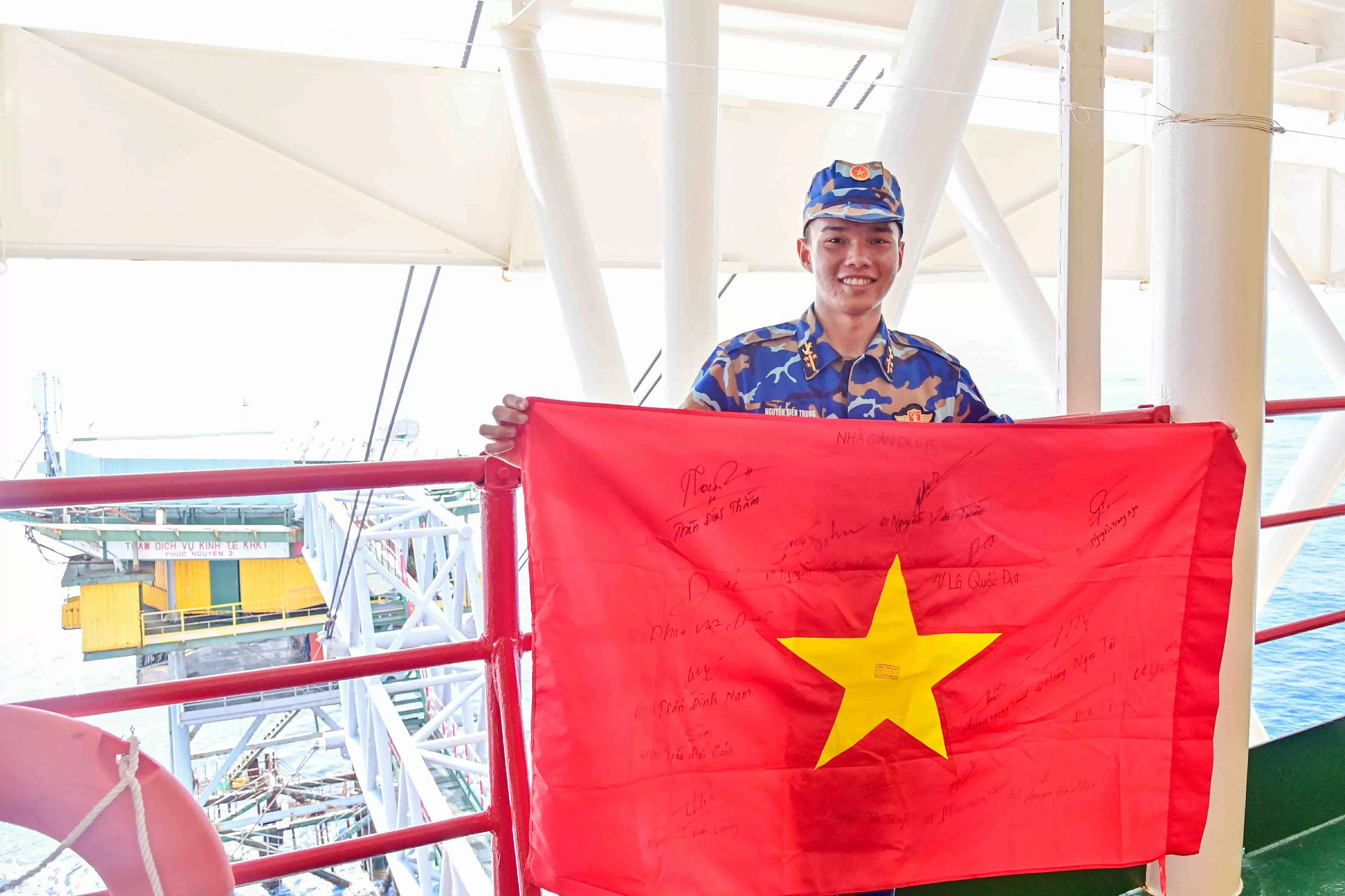 Điều trân quý từ Nhà giàn DK1 nơi đầu sóng, ngọn gió Điều trân quý từ Nhà giàn DK1 nơi đầu sóng, ngọn gió