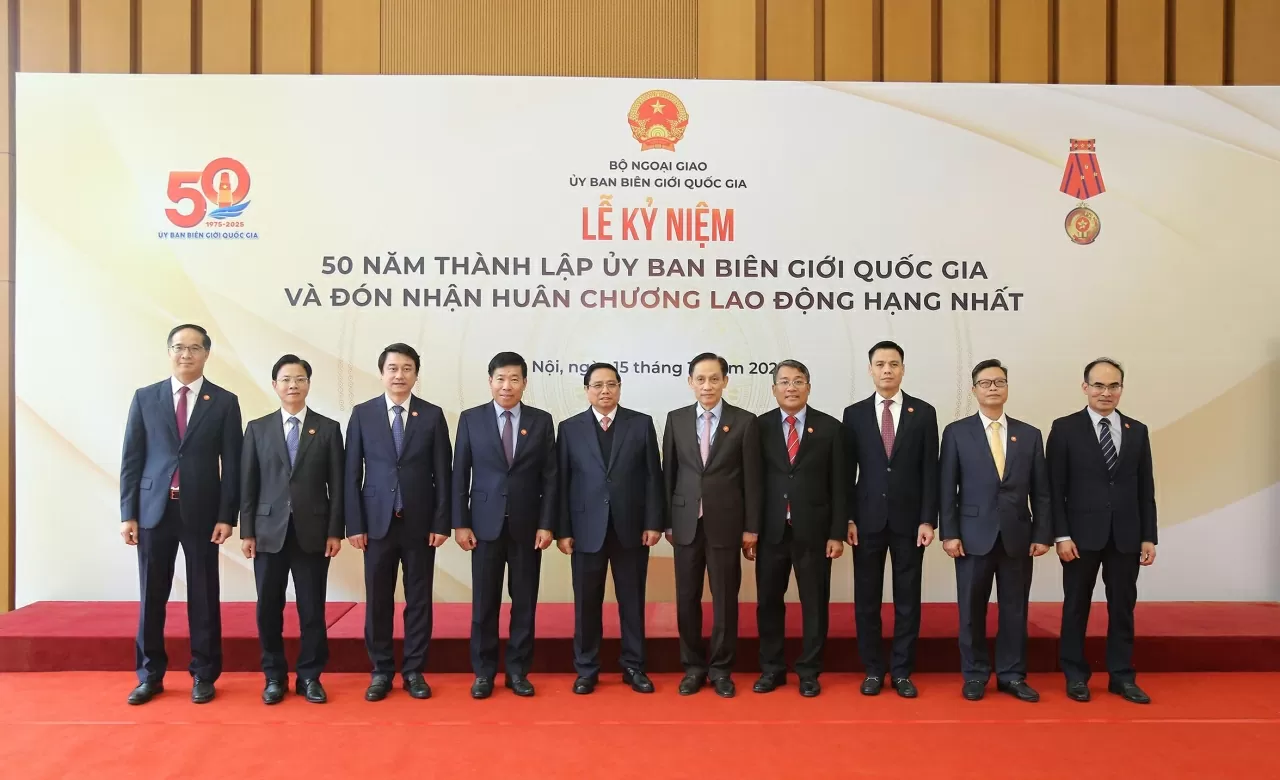 Lễ kỷ niệm 50 năm thành lập Ủy ban Biên giới quốc gia và đón nhận Huân chương Lao động hạng Nhất: Tự hào với sứ mệnh thiêng liêng Lễ kỷ niệm 50 năm thành lập Ủy ban Biên giới quốc gia và đón nhận Huân chương Lao động hạng Nhất: Tự hào với sứ mệnh thiêng liêng