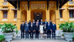 Thứ trưởng Ngoại giao Lê Thị Thu Hằng tiếp đoàn Vụ Báo chí, Bộ Ngoại giao Lào