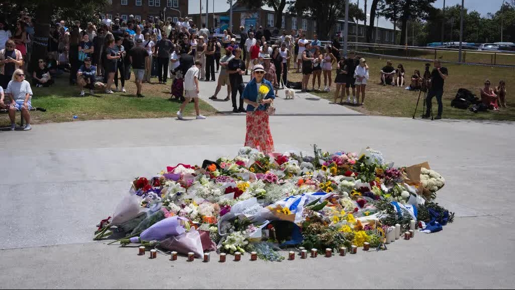 Điện thăm hỏi về vụ xả súng tại bãi biển Bondi, Australia