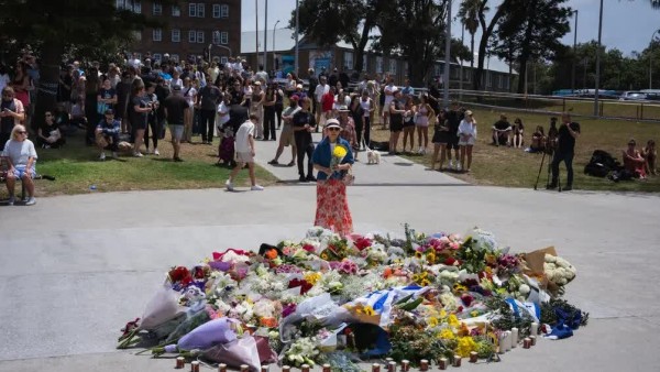 Condolences extended to Australian leaders over the shooting at Bondi Beach