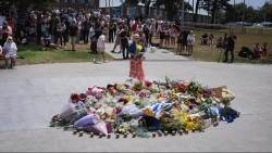 Điện thăm hỏi về vụ xả súng tại bãi biển Bondi, Australia