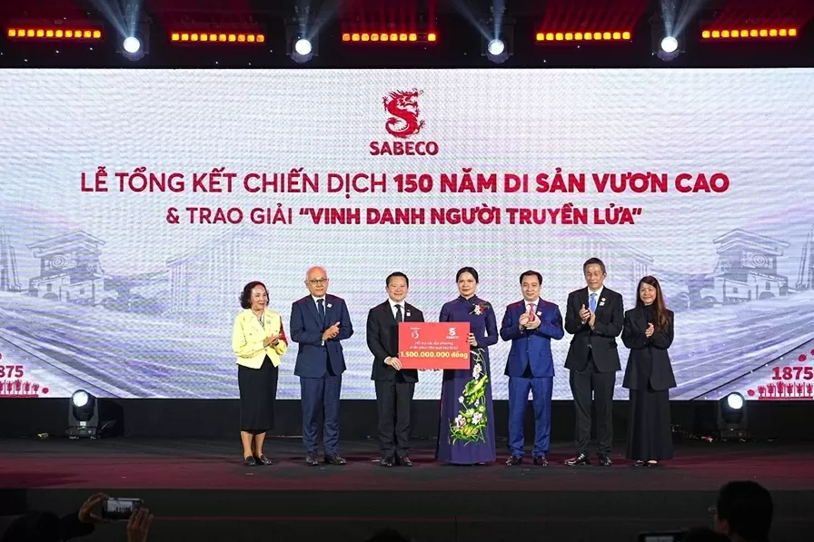Công bố top 15 Gương mặt truyền lửa, khép lại chiến dịch '150 năm Di sản vươn cao' Công bố top 15 Gương mặt truyền lửa, khép lại chiến dịch '150 năm Di sản vươn cao'