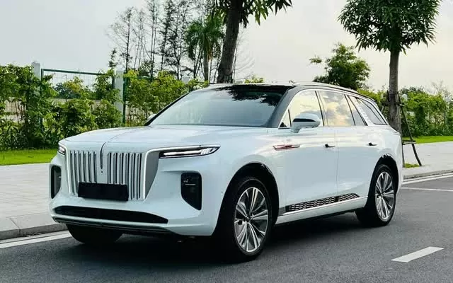 Cập nhật bảng giá xe hãng Hongqi mới nhất tháng 12/2025.
