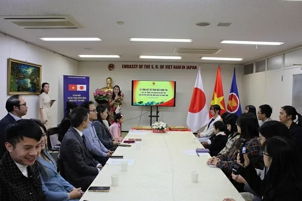 Trao giải cuộc thi 'Kể chuyện, vẽ tranh, hát và đọc thơ về Bác Hồ với thiếu nhi' năm 2025 tại Nhật Bản Trao giải cuộc thi 'Kể chuyện, vẽ tranh, hát và đọc thơ về Bác Hồ với thiếu nhi' năm 2025 tại Nhật Bản