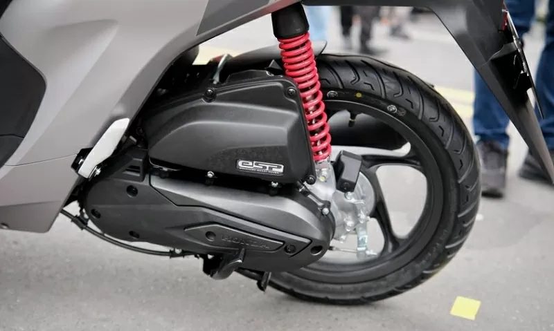 Vision 2026 vẫn ứng dụng khung dập hàn laser eSAF thế hệ mới – nền tảng giúp giảm trọng lượng xe, cải thiện độ linh hoạt và cảm giác điều khiển. Vision 2026 vẫn ứng dụng khung dập hàn laser eSAF thế hệ mới – nền tảng giúp giảm trọng lượng xe, cải thiện độ linh hoạt và cảm giác điều khiển.