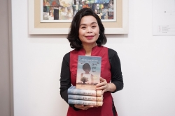 Văn chương từ thế giới trở về quê nhà