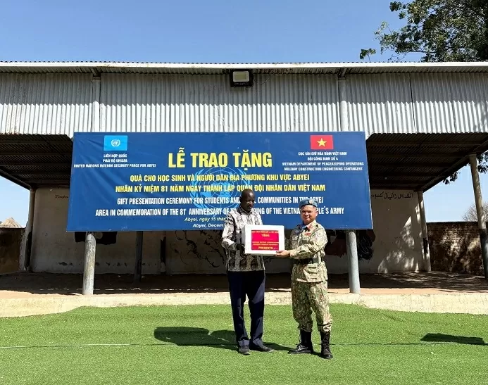 Tinh thần 'Đi dân nhớ, ở dân thương' của sĩ quan công binh Việt Nam