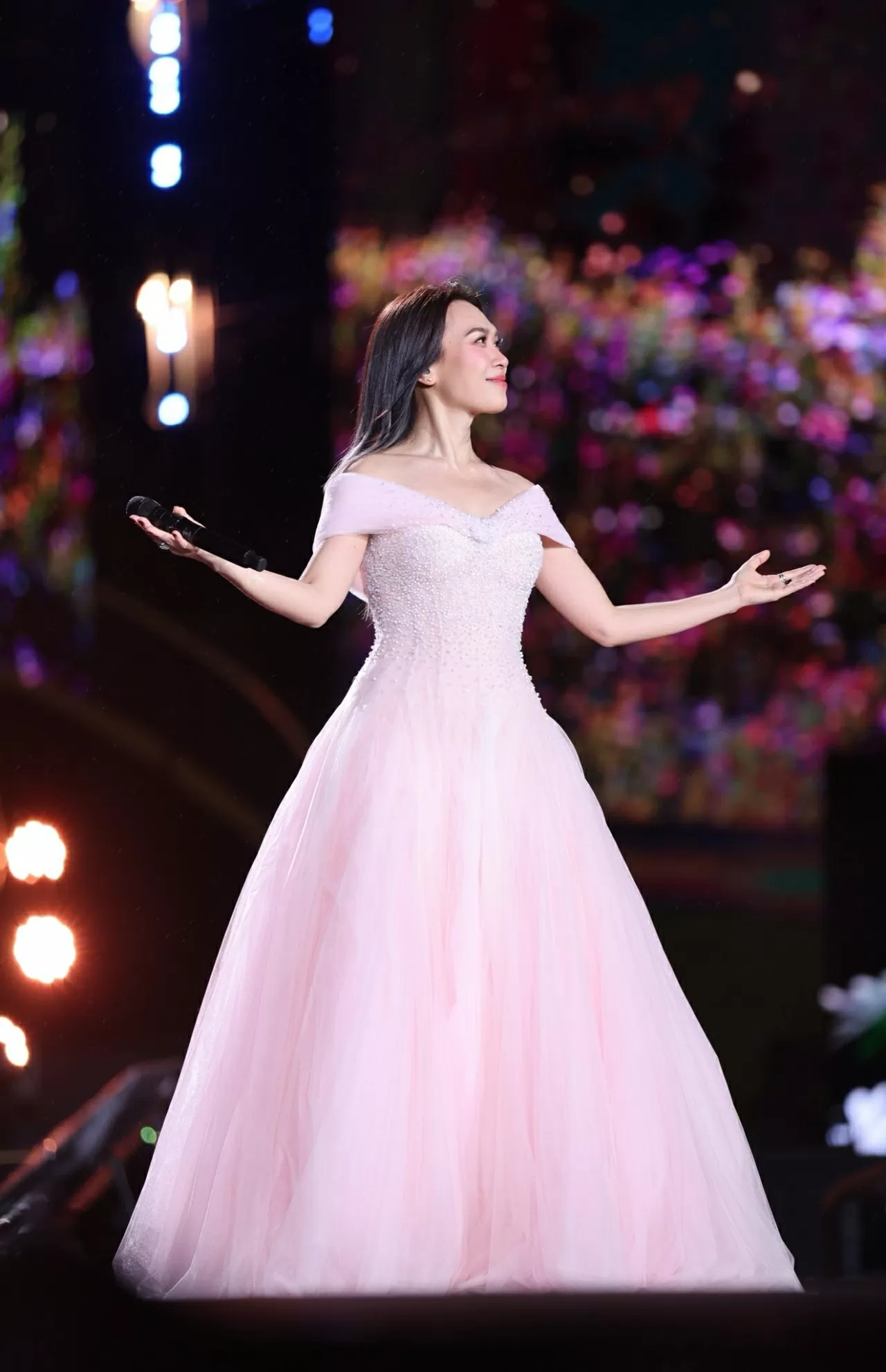 Sắc vóc ca sĩ Mỹ Tâm Sắc vóc ca sĩ Mỹ Tâm