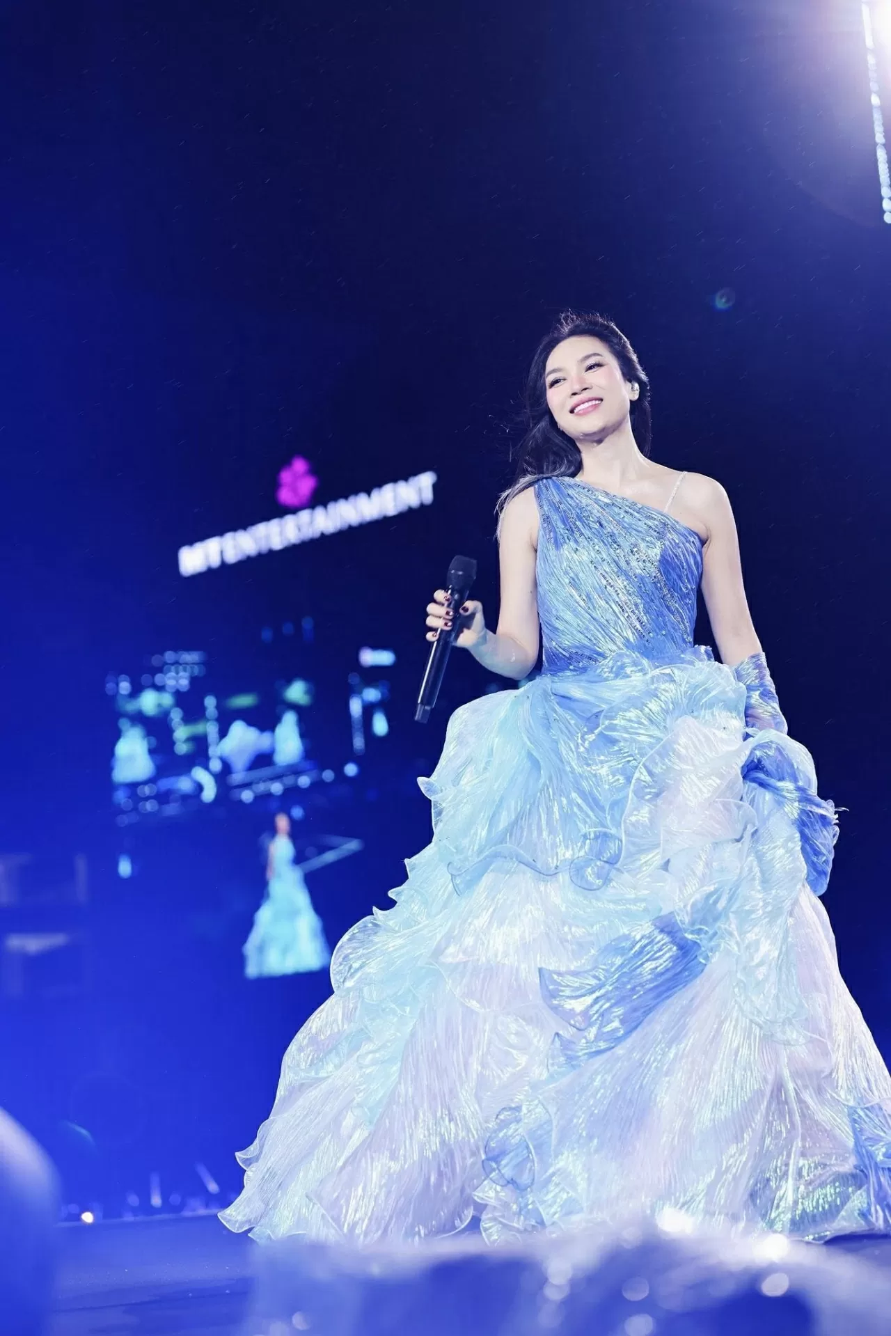 Sắc vóc ca sĩ Mỹ Tâm