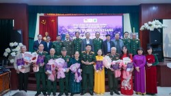 Trao thưởng Cuộc vận động viết và sưu tầm kỷ vật 'Tình yêu trong chiến tranh'