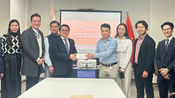 Tổng lãnh sự quán Việt Nam tại Osaka cùng cộng đồng người Việt và bạn bè Nhật Bản chung tay ủng hộ đồng bào miền Trung