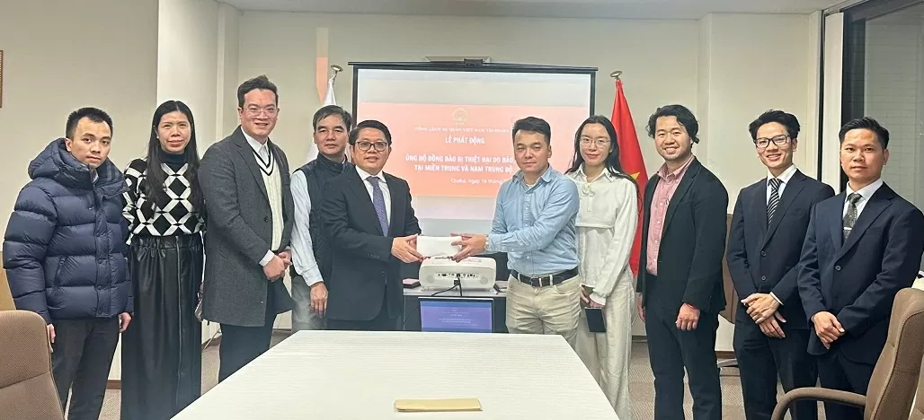 Tổng lãnh sự quán Việt Nam tại Osaka cùng cộng đồng người Việt và bạn bè Nhật Bản chung tay ủng hộ đồng bào miền Trung