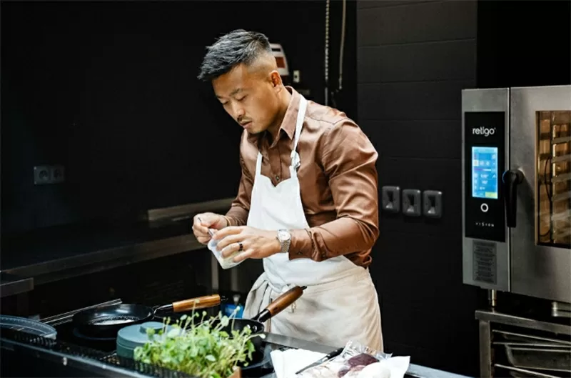 Christian Chu (Chu Phương Duy) ghi dấu ấn lịch sử ẩm thực châu Âu Christian Chu (Chu Phương Duy) ghi dấu ấn lịch sử ẩm thực châu Âu
