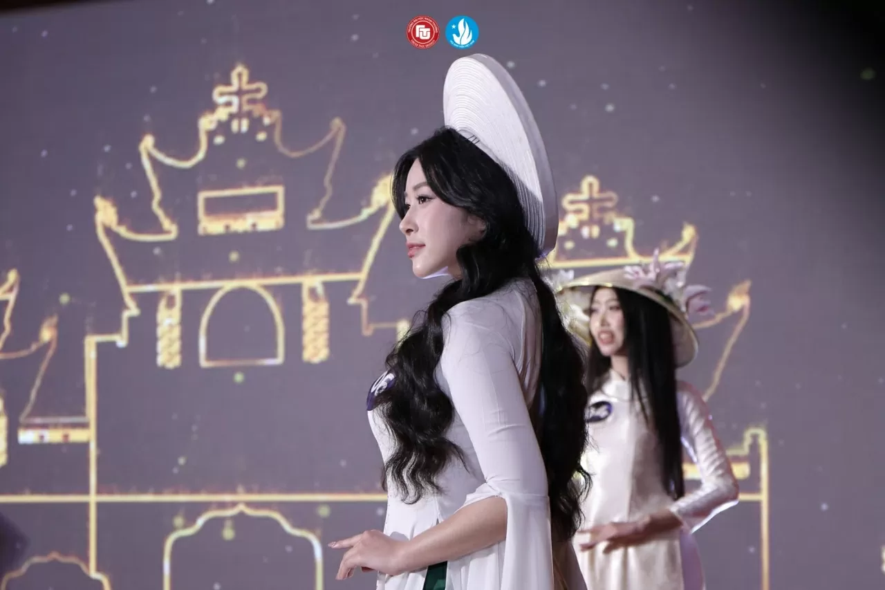 Rực rỡ nét đẹp và tài năng trong vòng khi sơ khảo Duyên dáng Ngoại thương Rực rỡ nét đẹp và tài năng trong vòng khi sơ khảo Duyên dáng Ngoại thương