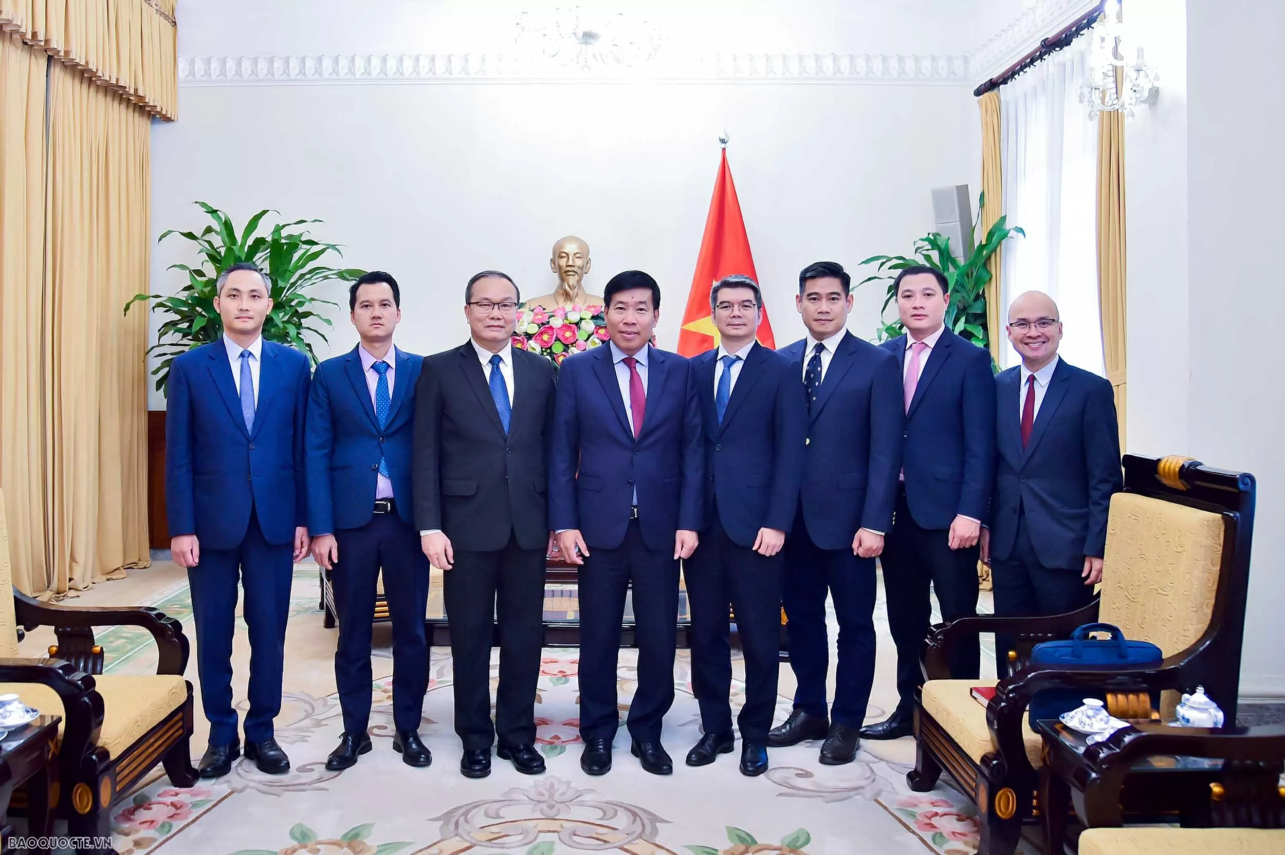 Ủy viên Trung ương Đảng, Thứ trưởng Ngoại giao Nguyễn Mạnh Cường tiếp Tổng lãnh sự Lào tại Đà Nẵng