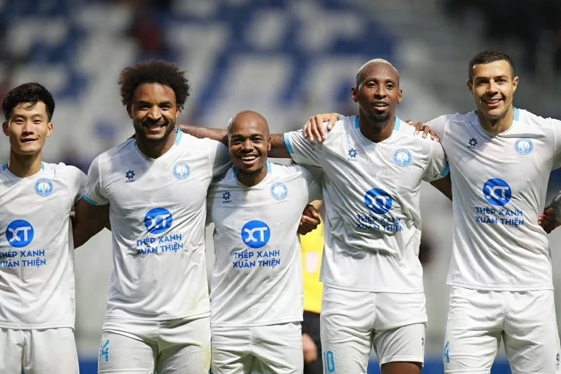 Xuân Son lập cú đúp, Nam Định vùi thắng đậm đội bóng Thái Lan